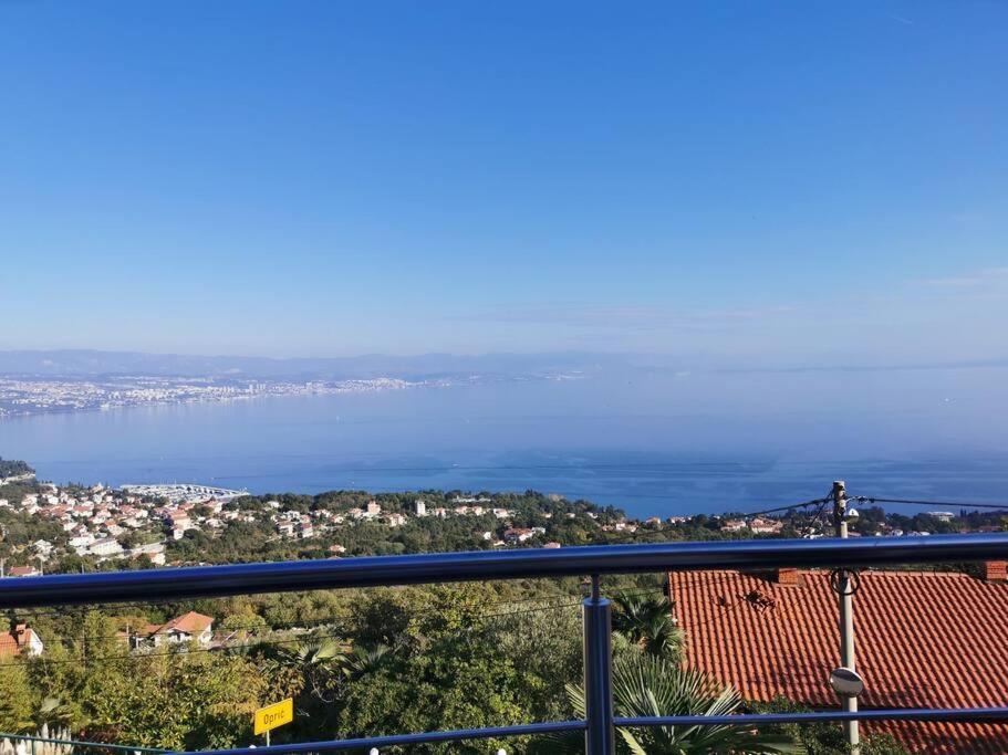Ferienwohnung Mit 180° Meerblick Dobreć Exterior foto