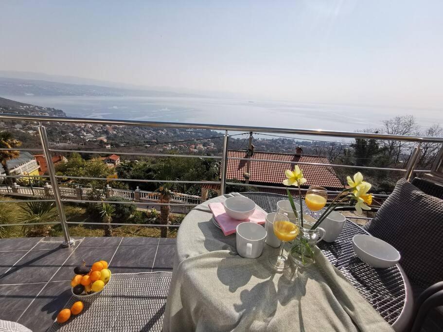 Ferienwohnung Mit 180° Meerblick Dobreć Exterior foto
