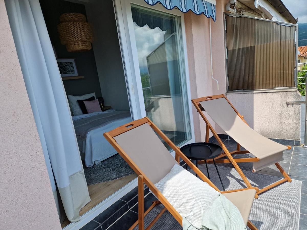 Ferienwohnung Mit 180° Meerblick Dobreć Exterior foto